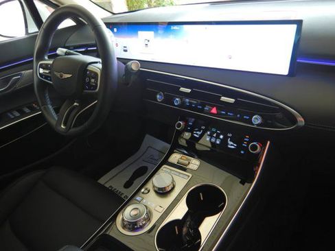 Used 2026 Genesis GV70 2.5T AWD/4WD image 5