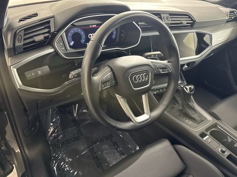 Used 2025 Audi Q3 2.0T Premium image 9