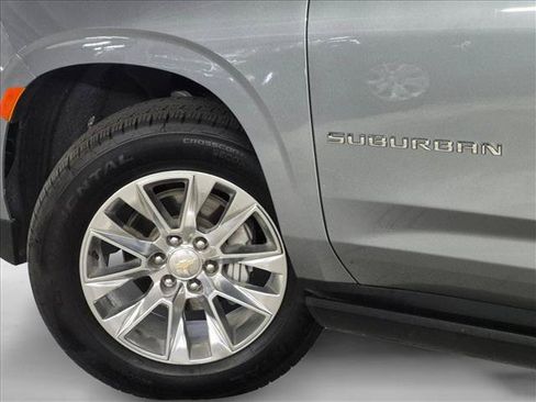 Used 2023 Chevrolet Suburban Premier RWD image 10