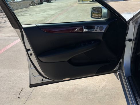 Used 2005 Lexus ES 330 image 19