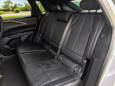 Used 2024 Cadillac Lyriq Sport AWD/4WD image 18