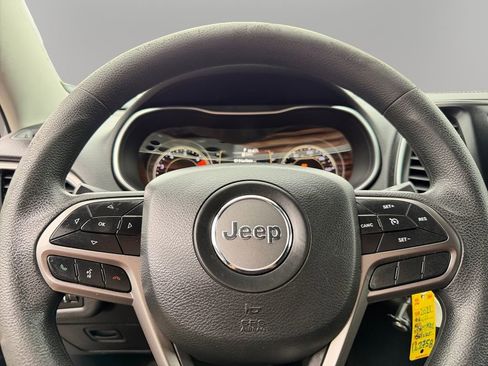 Used 2021 Jeep Cherokee Latitude AWD/4WD image 19