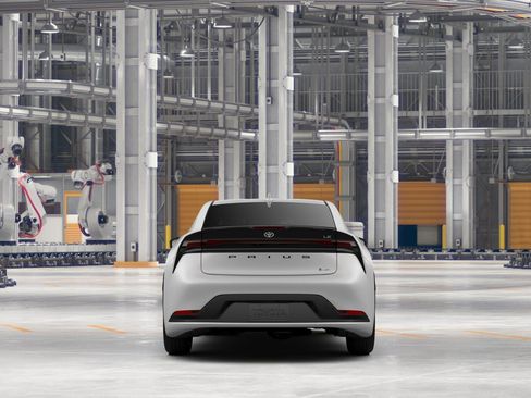 New 2027 Toyota Prius LE AWD/4WD image 8