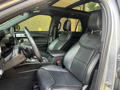Used 2021 Ford Explorer ST w/ Equipment Group 401A AWD/4WD image 11