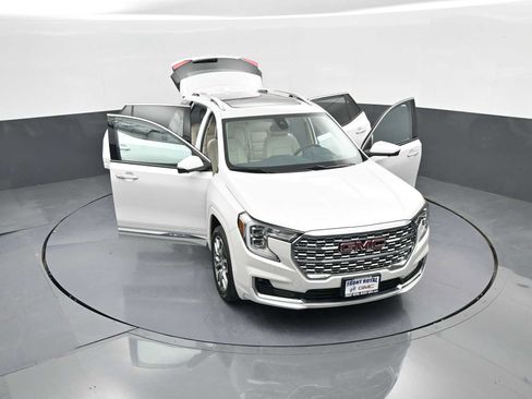 Used 2024 GMC Terrain Denali w/ Denali Premium Package image 46