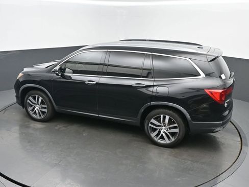 Used 2017 Honda Pilot Touring image 42