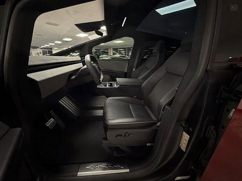 Used 2025 Tesla Cybertruck Cyberbeast image 30