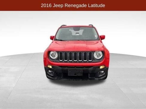 Used 2016 Jeep Renegade Latitude image 2