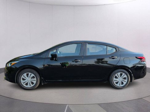 Used 2020 Nissan Versa S FWD image 2