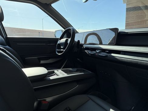 Used 2024 Kia EV9 Wind image 40