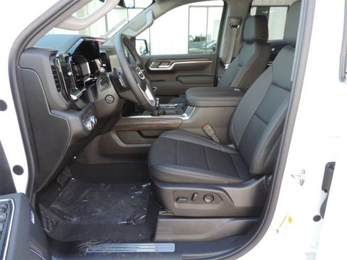 New 2026 GMC Sierra 1500 SLT image 10