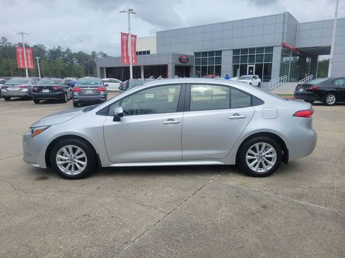 Certified 2026 Toyota Corolla LE w/ LE Premium Package image 2