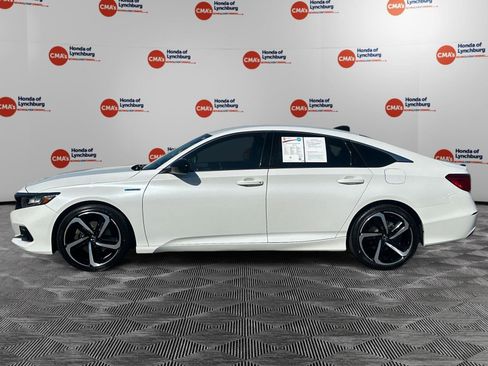 Used 2022 Honda Accord Sport image 2