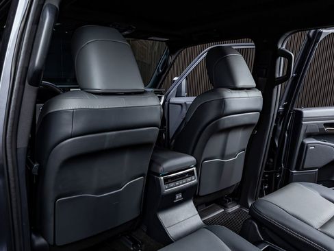 Used 2025 Lexus GX 550 image 34