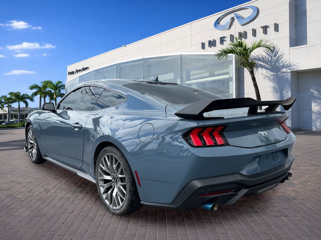 Used 2025 Ford Mustang Premium RWD image 5
