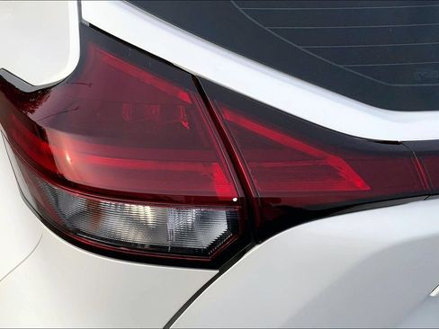 Used 2024 Nissan Kicks SR w/ SR Premium Package FWD image 22