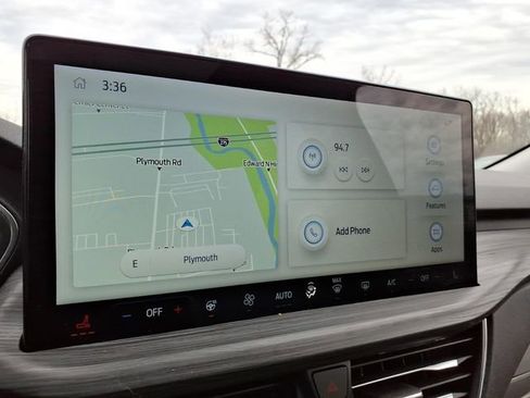 Used 2023 Ford Escape Platinum image 18