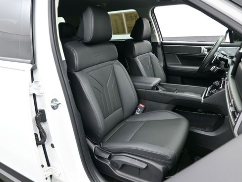 Used 2025 Hyundai Santa Fe XRT image 13