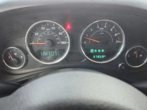 Used 2016 Jeep Wrangler Unlimited Rubicon w/ Connectivity Group AWD/4WD image 14