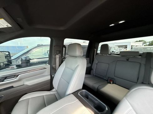 Certified 2026 GMC Sierra 2500 SLT w/ SLT Convenience Package AWD/4WD image 10