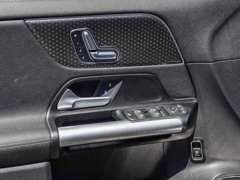 Certified 2025 Mercedes-Benz GLA 250 GLA 250 image 21