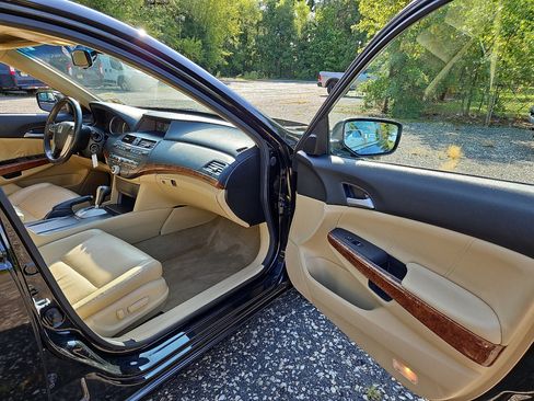 Used 2012 Honda Accord EX-L image 10