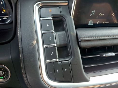 Used 2022 Chevrolet Tahoe High Country AWD/4WD image 12