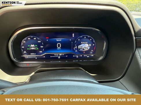 Used 2024 Chevrolet Suburban High Country image 17