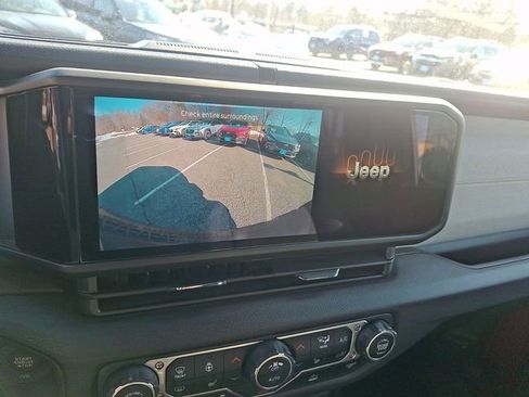 Used 2024 Jeep Wrangler Willys image 18