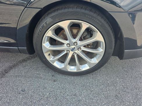 Used 2014 Ford Taurus Limited w/ Equipment Group 301A FWD image 17