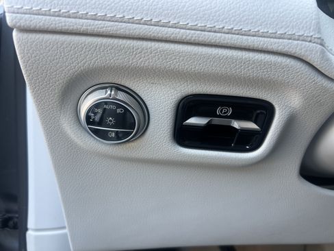 Certified 2023 Mercedes-Benz EQS 450+ SUV image 17