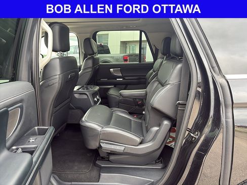 Used 2025 Ford Expedition Max Platinum AWD/4WD image 10