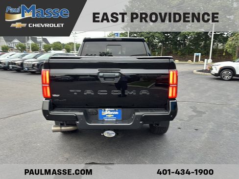 Used 2024 Toyota Tacoma TRD Sport w/ TRD Sport Upgrade Package AWD/4WD image 4