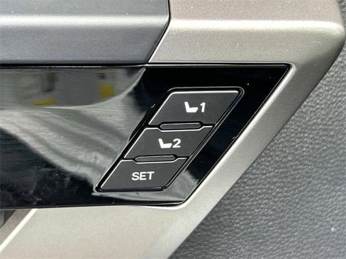 Used 2024 Toyota Tundra Limited image 23