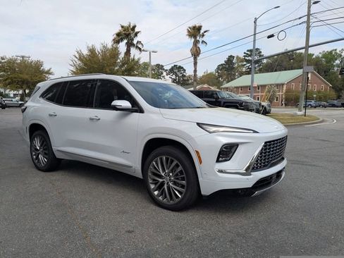 New 2026 Buick Enclave Avenir w/ Super Cruise Package image 3