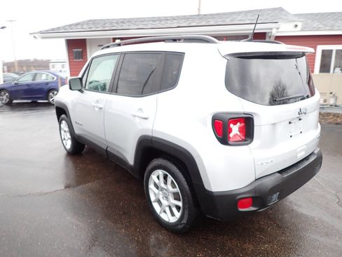 Used 2020 Jeep Renegade Latitude w/ Cold Weather Group image 4