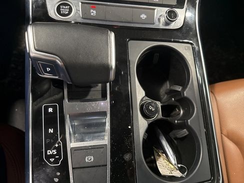 Used 2022 Audi Q8 Premium Plus image 9