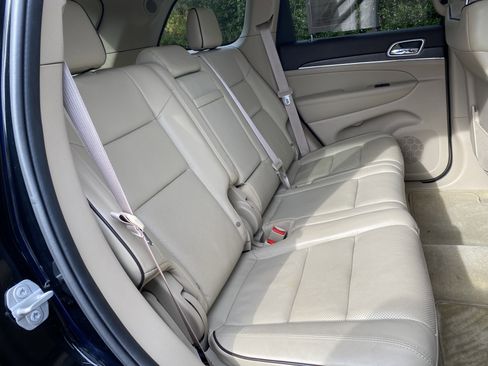 Used 2018 Jeep Grand Cherokee Overland image 37