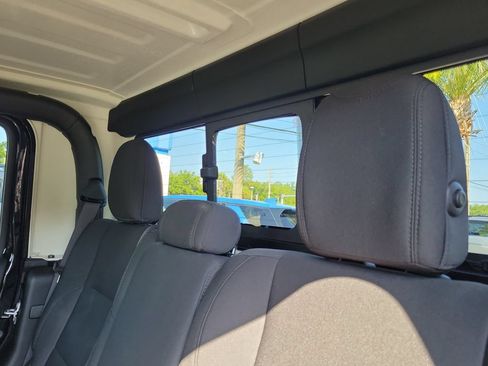 Used 2023 Jeep Gladiator Sport AWD/4WD image 12