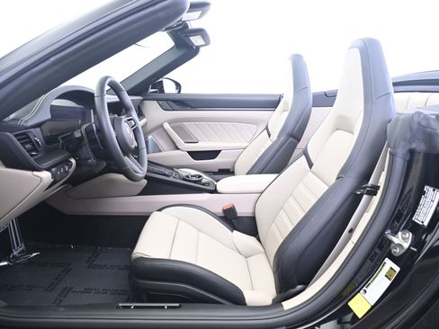 Certified 2025 Porsche 911 Carrera S RWD image 28