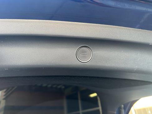 Used 2023 Tesla Model Y Performance image 40