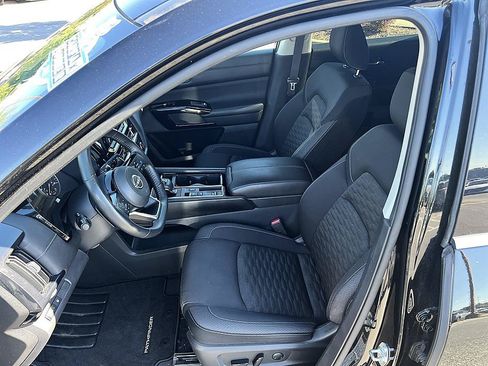 Certified 2022 Nissan Pathfinder SV w/ SV Black Package FWD image 13