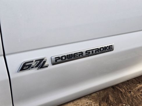 Used 2019 Ford F250 Lariat w/ Lariat Ultimate Package AWD/4WD image 6