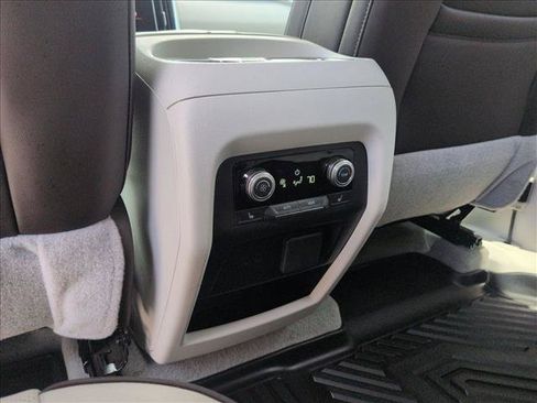 Used 2025 GMC Acadia Denali w/ Super Cruise Package FWD image 26