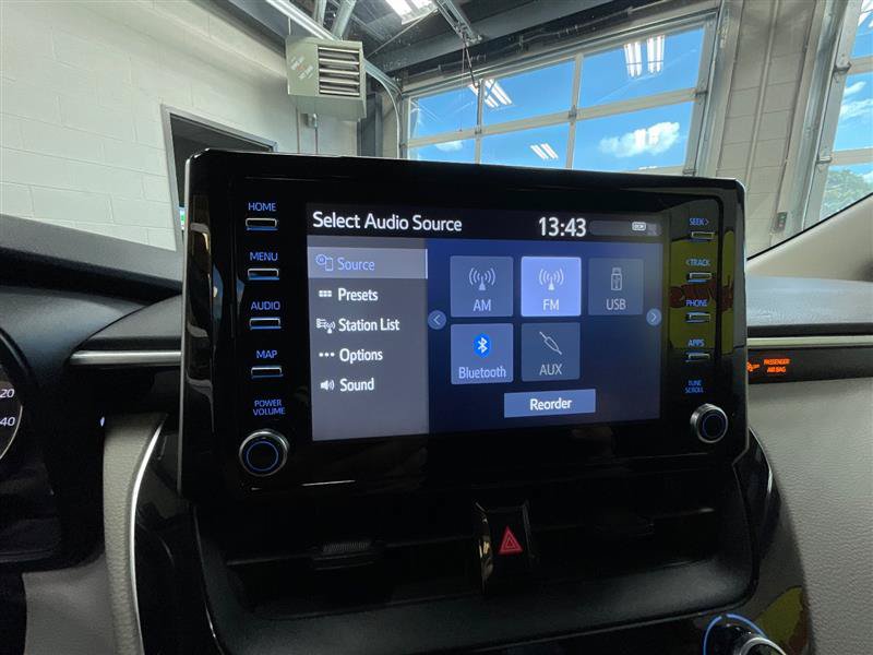 Used 2020 Toyota Corolla LE FWD image 18