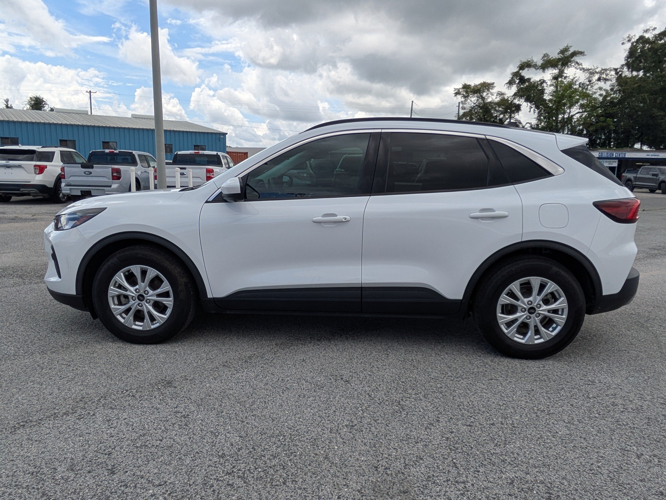 Used 2024 Ford Escape Active w/ Tech Pack #2 FWD image 7