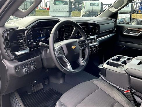 Used 2024 Chevrolet Silverado 1500 LT image 14