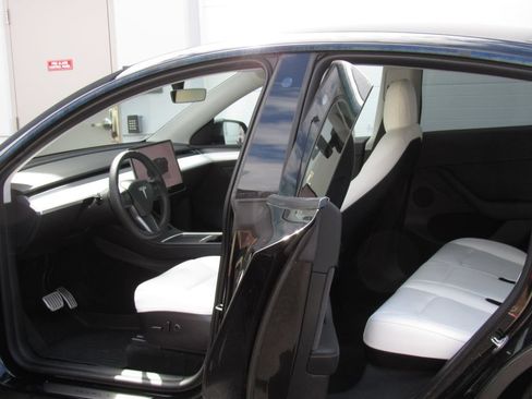 Used 2022 Tesla Model Y Performance AWD/4WD image 14