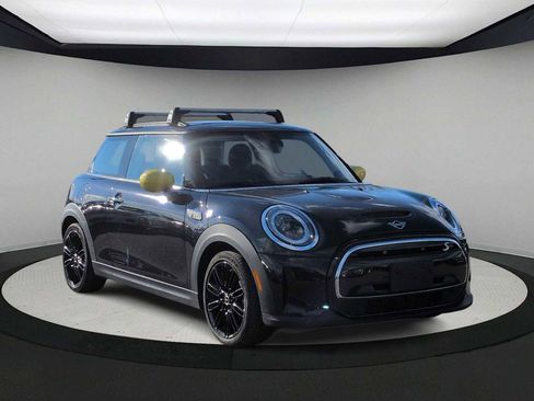 Certified 2024 MINI Cooper SE image 2