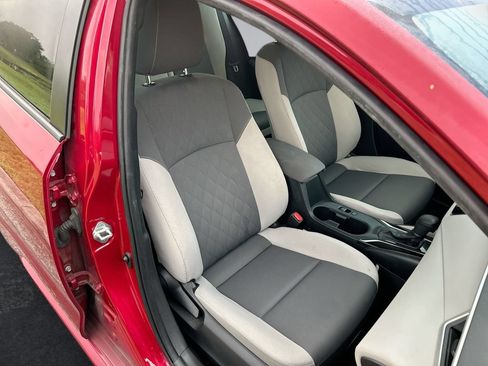 Used 2023 Toyota Corolla LE FWD image 30